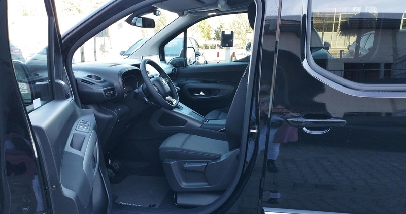 Toyota Proace City Verso cena 147000 przebieg: 4, rok produkcji 2023 z Międzybórz małe 191